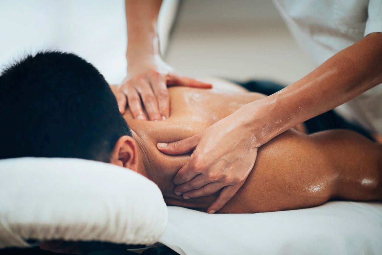 How Soft Tissue Therapy and Chiropractic can fix your pain!